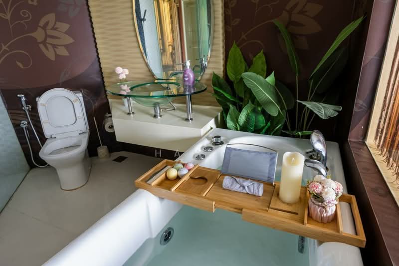 Servis Apartment untuk Disewa di Pertama Residency - Haw . - Bathroom - PropertyGuru.com.my