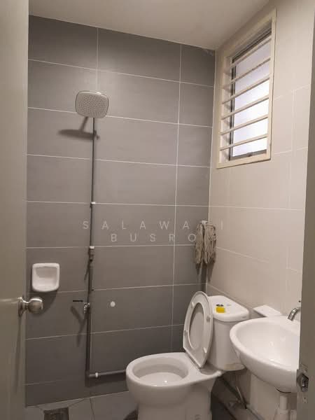 Rumah Teres 2 Tingkat untuk Dijual di Kampung Jalan Kebun (Shah Alam) - Salawati Busro - Bathroom - PropertyGuru.com.my