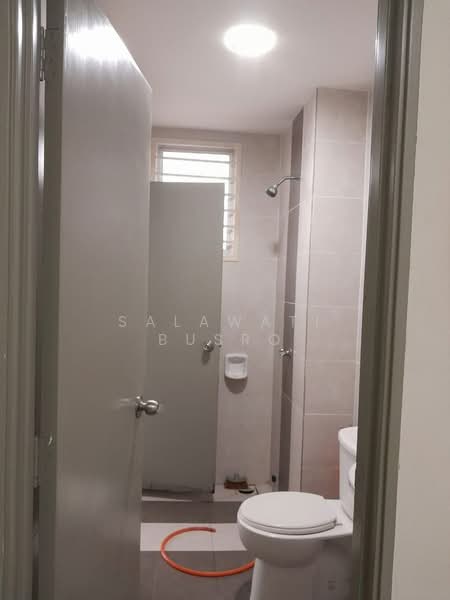 Rumah Teres 2 Tingkat untuk Dijual di Kampung Jalan Kebun (Shah Alam) - Salawati Busro - Bathroom - PropertyGuru.com.my