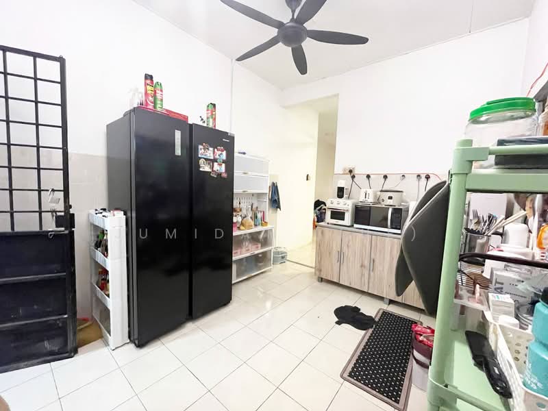Semi-Detached House for Sale in Seksyen 29 (Shah Alam) - JUMIDAH (JUE) - Kitchen - PropertyGuru.com.my