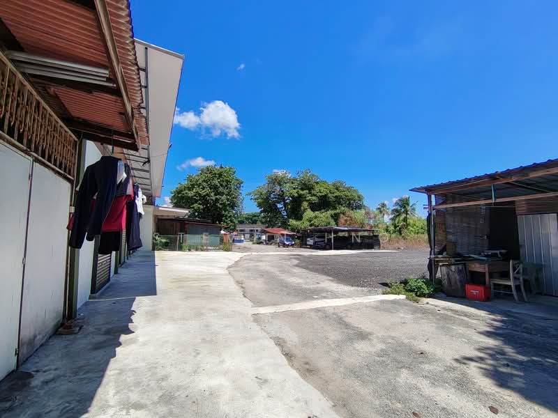 Shop for Sale in Jalan Besar Sungai Bakap (Simpang Ampat) - Steven Hng - Exterior - PropertyGuru.com.my