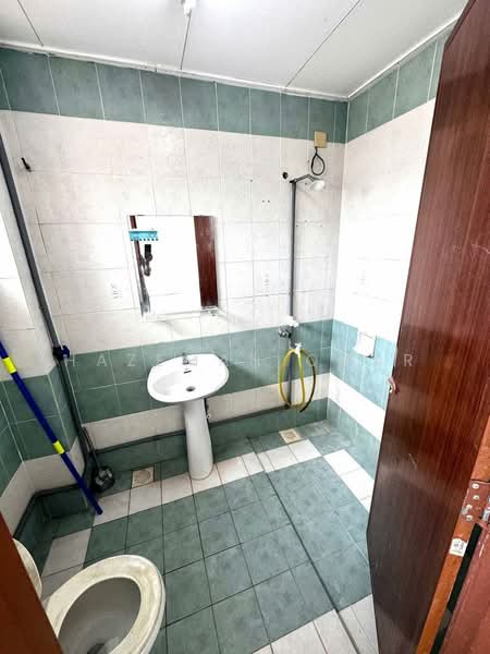 2-storey Terraced House for Sale in Taman Cahaya Alam (Shah Alam) - Hazeman Omar - Bathroom - PropertyGuru.com.my