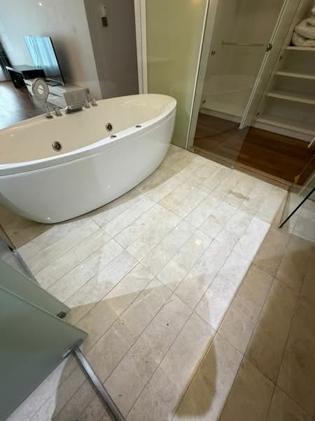 Kediaman Servis untuk Dijual di Quadro Residences - Stephen Ong - Bathroom - PropertyGuru.com.my