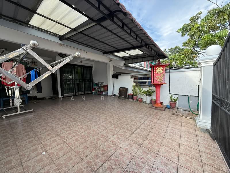 Rumah Teres 2 Tingkat untuk Dijual di Taman Setia Indah (Tebrau) - Tan Bee Bee - Exterior - PropertyGuru.com.my