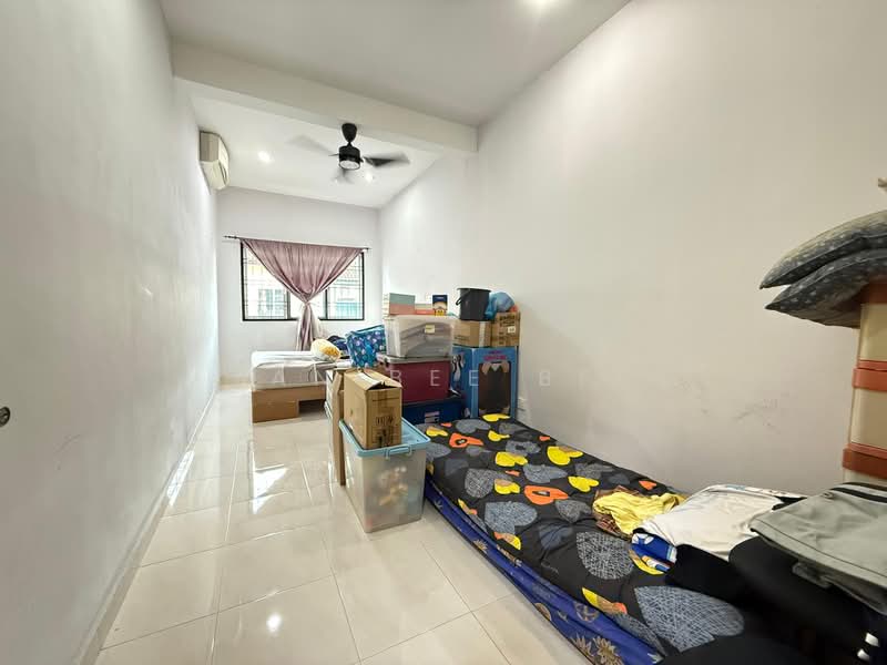 Rumah Teres 2 Tingkat untuk Dijual di Taman Setia Indah (Tebrau) - Tan Bee Bee - Bedroom - PropertyGuru.com.my