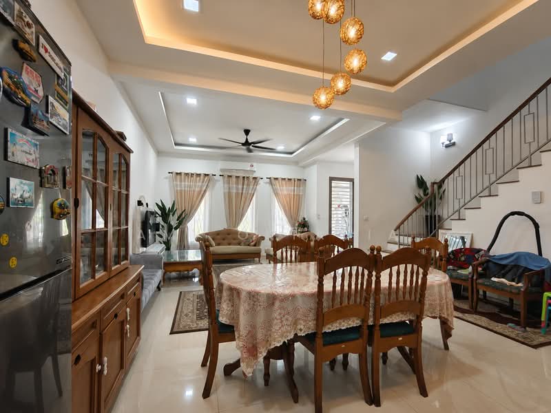 2-storey Terraced House for Rent in Cyberjaya (Selangor) - Amy Oktavia - Dining Room - PropertyGuru.com.my