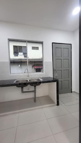 2-storey Terraced House for Sale in Taman Scientex Pasir Gudang (Pasir Gudang) - Melinda Ee - Kitchen - PropertyGuru.com.my