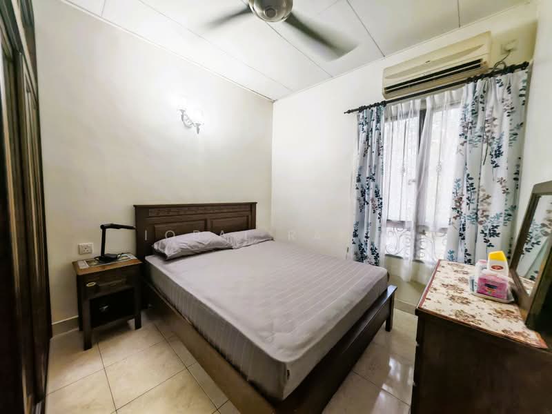 Semi-Detached House for Sale in Taman Setia 2 (Balakong) - Iqbal Rafei - Bedroom - PropertyGuru.com.my