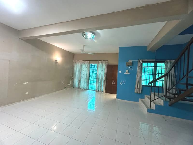 2-storey Terraced House for Sale in Bandar Indahpura (Kulai) - Kino Jaw - Living Room - PropertyGuru.com.my