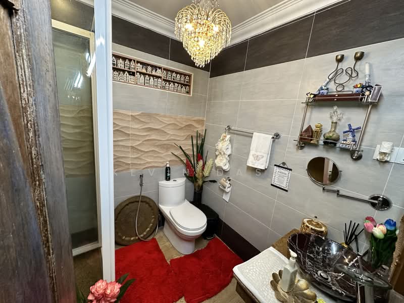 Semi-Detached House for Sale in SS4 (Petaling Jaya) - Kevin Dass - Bathroom - PropertyGuru.com.my