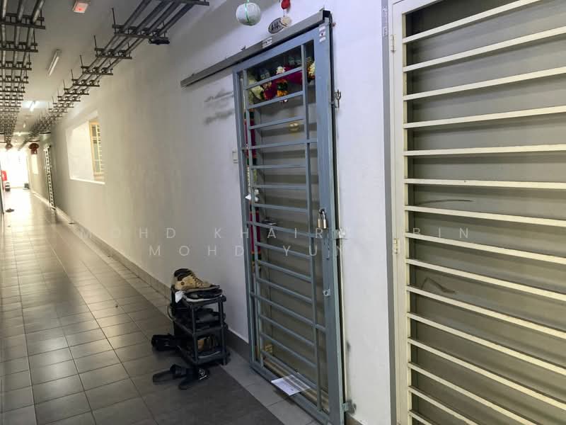 Condominium for Sale at 1 Razak Mansion - Mohd Khairul Bin Mohd Yunos - Corridor - PropertyGuru.com.my