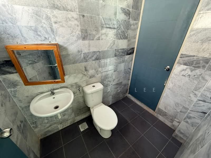 2-storey Terraced House for Rent in Station 18 (Ipoh) - Nicholas Lee - Bathroom - PropertyGuru.com.my