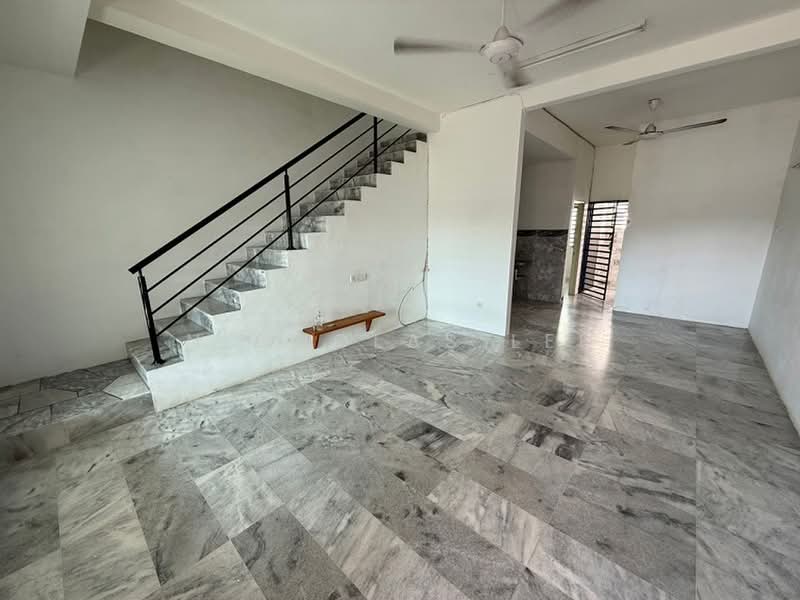 2-storey Terraced House for Rent in Station 18 (Ipoh) - Nicholas Lee - Living Room - PropertyGuru.com.my
