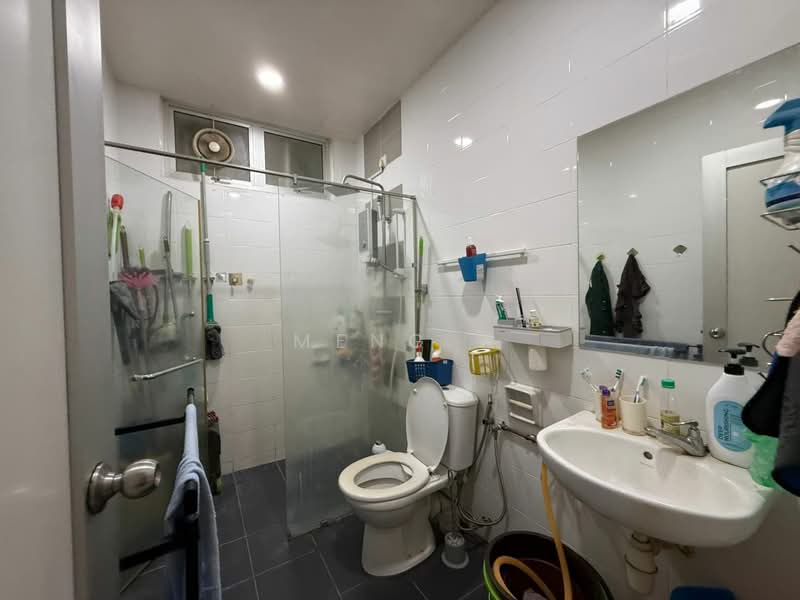 Condominium for Sale at Boulevard Condominium (BLVD) - Meng . - Bathroom - PropertyGuru.com.my