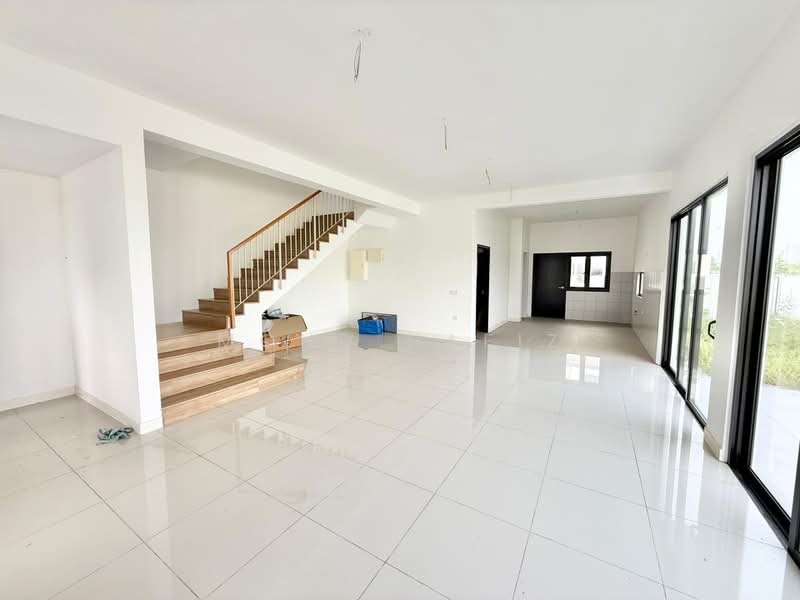 Rumah Teres 2 Tingkat untuk Dijual di Dengkil (Selangor) - Mohd Hafiz - Living Room - PropertyGuru.com.my