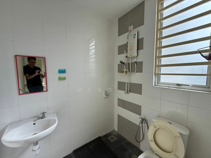 Condominium for Sale at Boulevard Condominium (BLVD) - Meng . - Bathroom - PropertyGuru.com.my