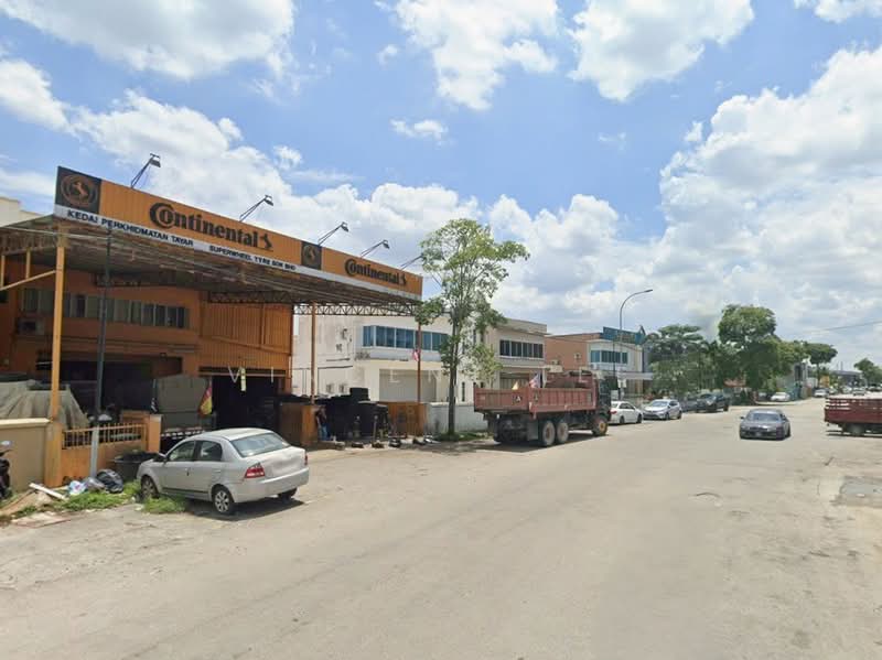 Semi-D Factory for Sale in Pusat Perindustrian Sungai Chua (Kajang) - Vincent Lee - Exterior - PropertyGuru.com.my