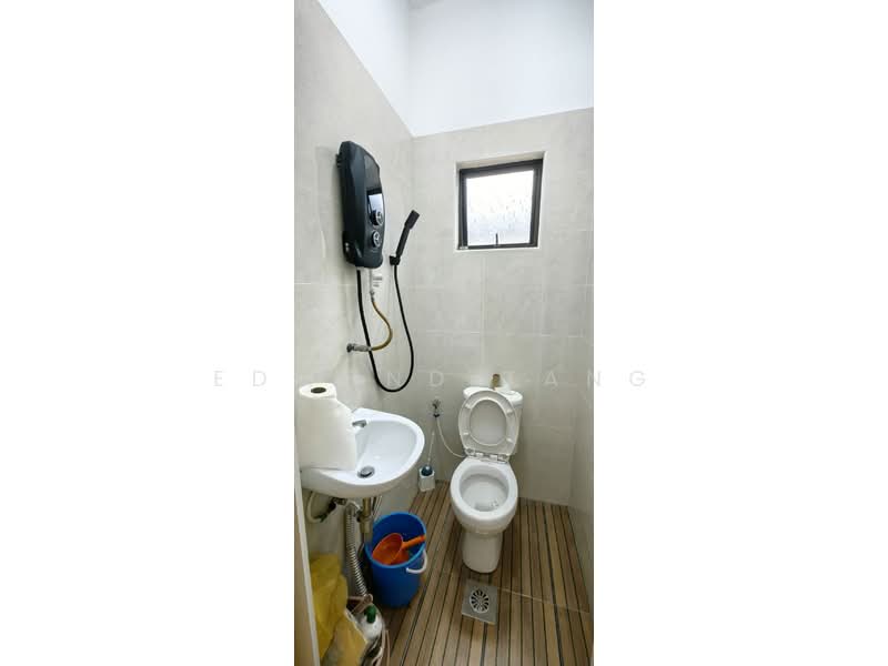 Rumah Teres 2 Tingkat untuk Disewa di Taman Johor Jaya (Johor Bahru) - Edmond Tang - Bathroom - PropertyGuru.com.my