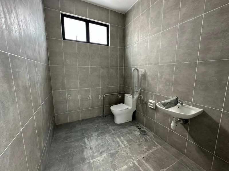 Kilang Berkembar untuk Disewa di Eco Business Park 1 (Johor Bahru) - Sean Yeoh - Bathroom - PropertyGuru.com.my