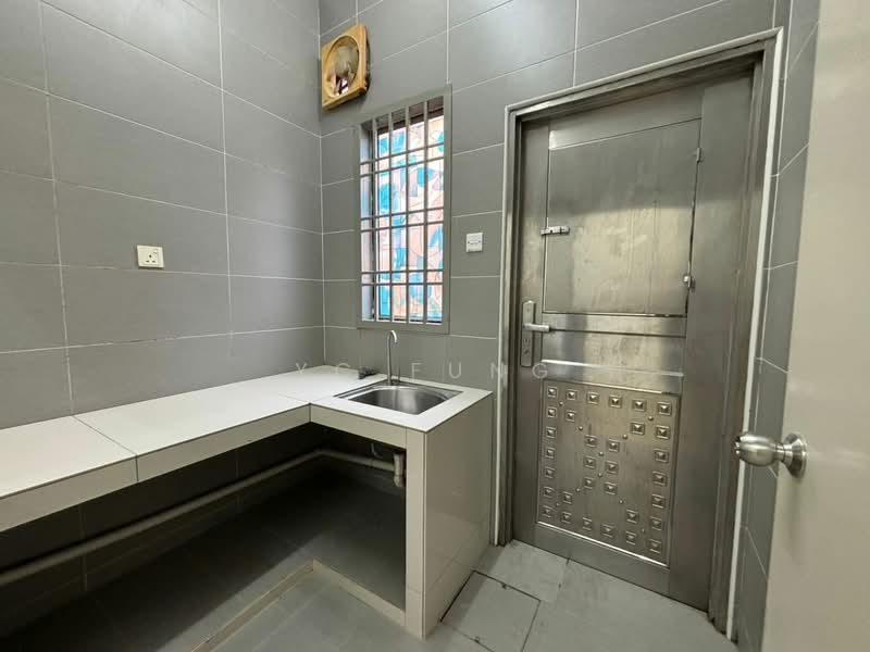 2-storey Terraced House for Rent in Skudai (Johor) - YC Fung - Kitchen - PropertyGuru.com.my