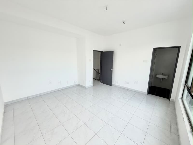 Rumah Teres 2 Tingkat untuk Dijual di Taman Austin Duta (Tebrau) - Shirley Haw - PropertyGuru.com.my
