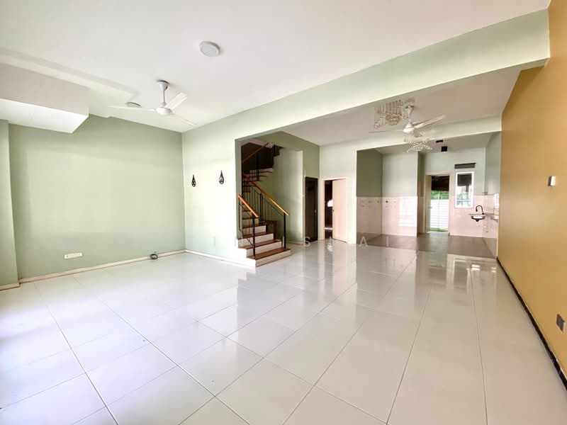 Rumah Teres 2 Tingkat untuk Dijual di TTDI Grove (Kajang) - Fatin Ismail - Living Room - PropertyGuru.com.my