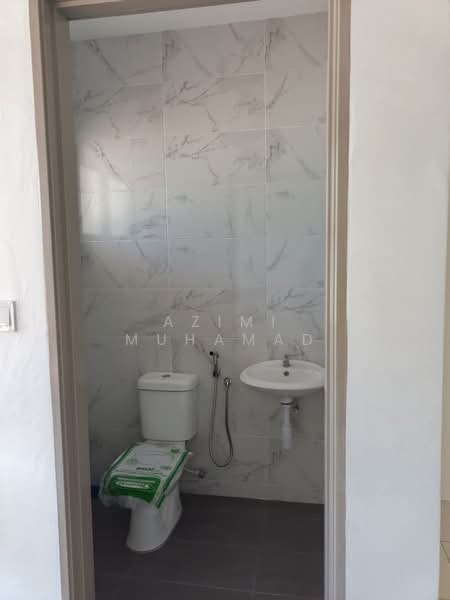 1-storey Terraced House for Sale in Ipoh (Perak) - Azimi Muhamad - Bathroom - PropertyGuru.com.my
