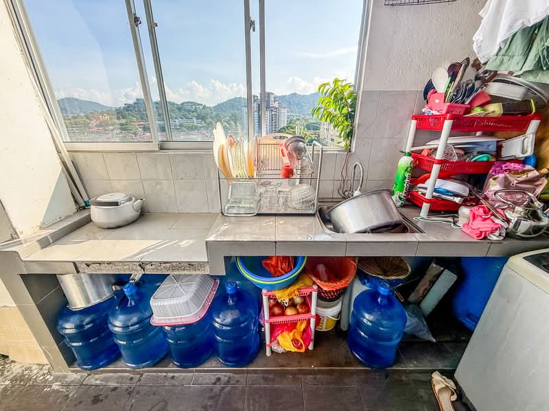 Flat for Sale at Permai Court 2 - Maya Myra - Kitchen - PropertyGuru.com.my
