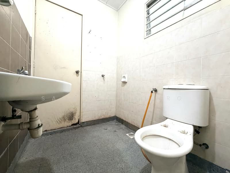 Rumah Teres 2 Tingkat untuk Dijual di Bandar Putera 2 (Klang) - Salawati Busro - Bathroom - PropertyGuru.com.my