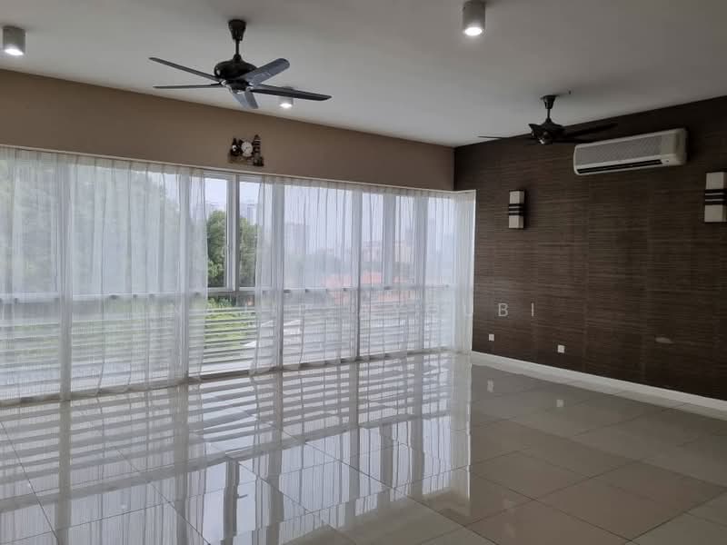 Kondominium untuk Dijual di Surian Residences - Najib Ayoubi - Living Room - PropertyGuru.com.my