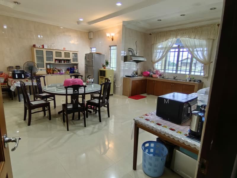 Semi-Detached House for Sale in Kuching (Sarawak) - Cynthia Lim - Kitchen - PropertyGuru.com.my
