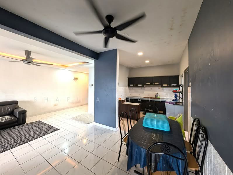 Kondominium untuk Dijual di Sri Suajaya Condominium - Shafika Shahidin - Living Room - PropertyGuru.com.my