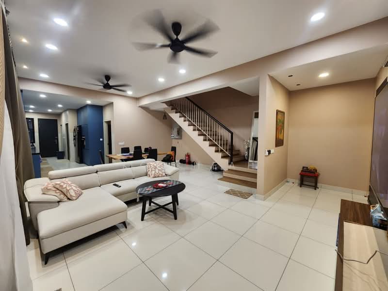 2-storey Terraced House for Sale in Elmina (Shah Alam) - KC Cheah - Living Room - PropertyGuru.com.my