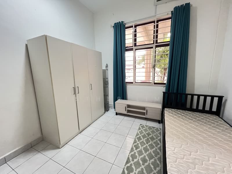 1-storey Terraced House for Sale in Seksyen 4 (Kota Damansara) - Esther Lim - Bedroom - PropertyGuru.com.my