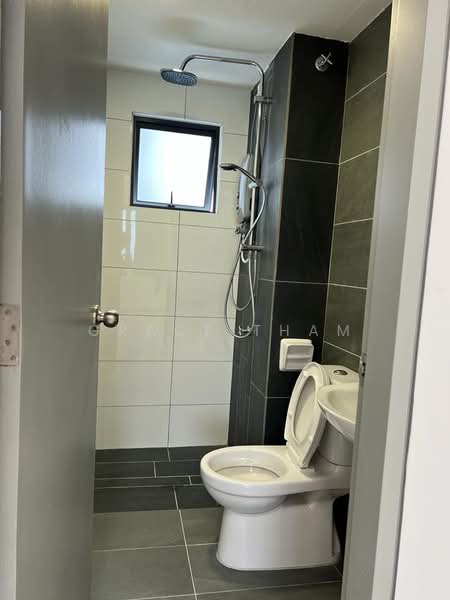 Servis Apartment untuk Disewa di Traders Garden @ Cheras Selatan - Grace Tham - Bathroom - PropertyGuru.com.my