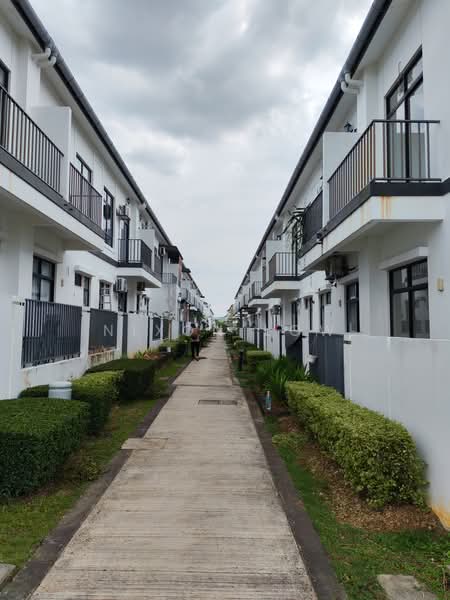 Rumah Teres 2 Tingkat untuk Dijual di Eco Grandeur (Puncak Alam) - Nixon Low - Exterior - PropertyGuru.com.my