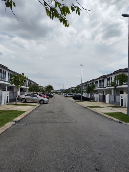 Rumah Teres 2 Tingkat untuk Dijual di Eco Grandeur (Puncak Alam) - Nixon Low - Exterior - PropertyGuru.com.my