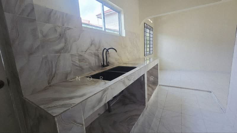 Terraced House for Sale in Taman Banting Baru (Banting) - Nor Ozir - Kitchen - PropertyGuru.com.my