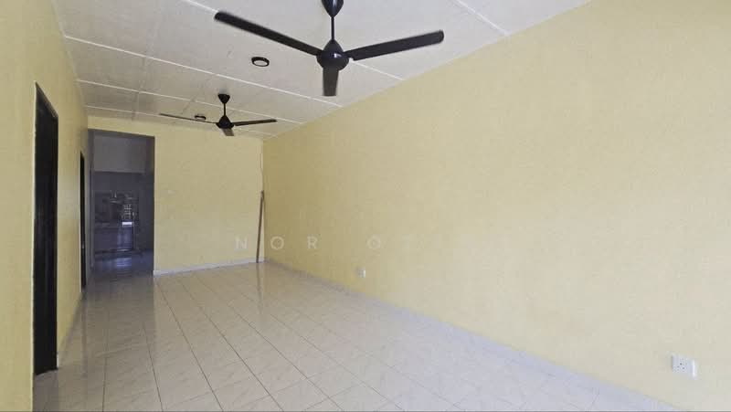 Terraced House for Sale in Taman Banting Baru (Banting) - Nor Ozir - Living Room - PropertyGuru.com.my