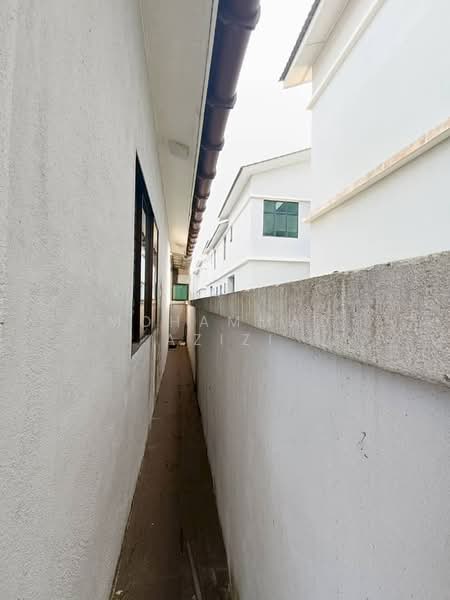 Semi-Detached House for Sale in Kampung Mak Lagam (Cukai) - Mohammad Azizi - PropertyGuru.com.my