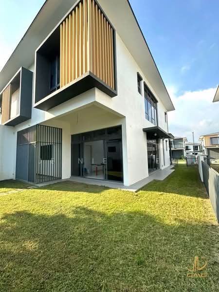 Semi-Detached House for Sale in Setia Alam (Selangor) - Jennie Chew - Exterior - PropertyGuru.com.my