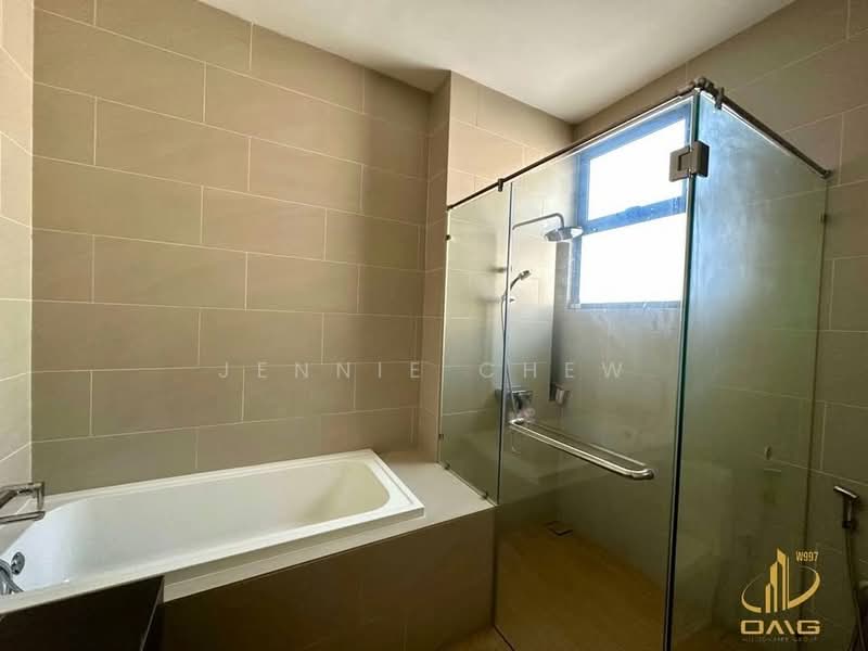 Semi-Detached House for Sale in Setia Alam (Selangor) - Jennie Chew - Bathroom - PropertyGuru.com.my