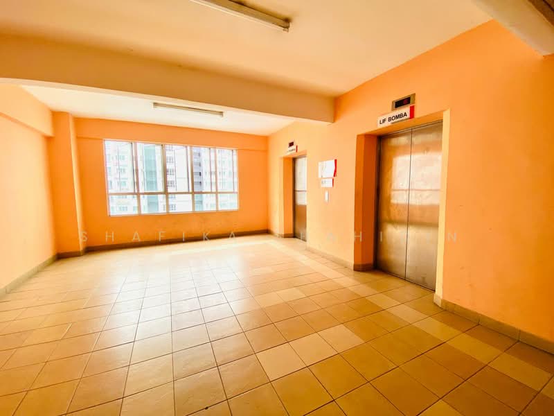 Kondominium untuk Dijual di Banjaria Court - Shafika Shahidin - Lobby - PropertyGuru.com.my
