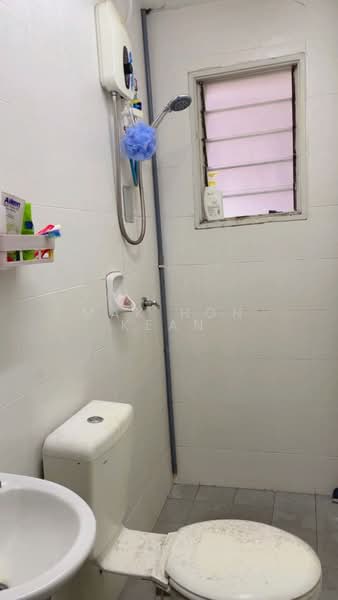 Pangsapuri untuk Disewa di Kemuning Aman - Mak Hon Kean - Bathroom - PropertyGuru.com.my