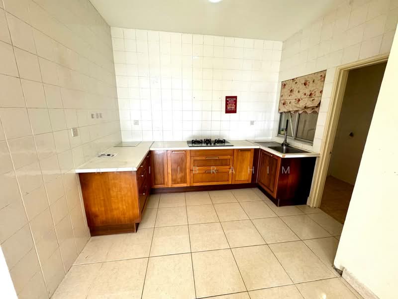 Kondominium untuk Dijual di Platinum Hill PV 6 - Azli Ibrahim - Kitchen - PropertyGuru.com.my