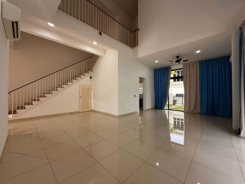 Semi-Detached House for Rent in Setia Alam (Selangor) - Loke . - Living Room - PropertyGuru.com.my
