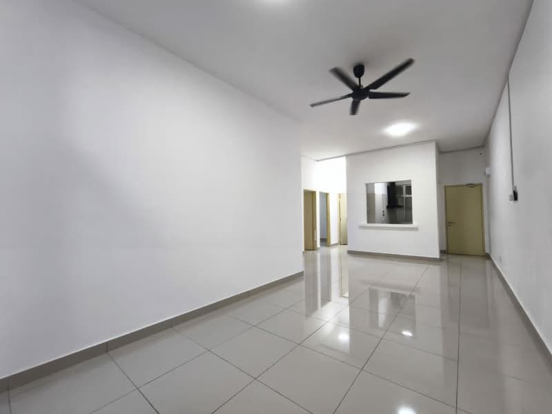 Pangsapuri untuk Disewa di Seri Molek Perdana - Edwin Lim - Living Room - PropertyGuru.com.my