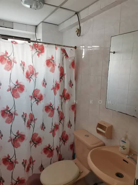 Pangsapuri untuk Disewa di Anjung Hijau (Greenfields) - Jocelyn Koh - Bathroom - PropertyGuru.com.my
