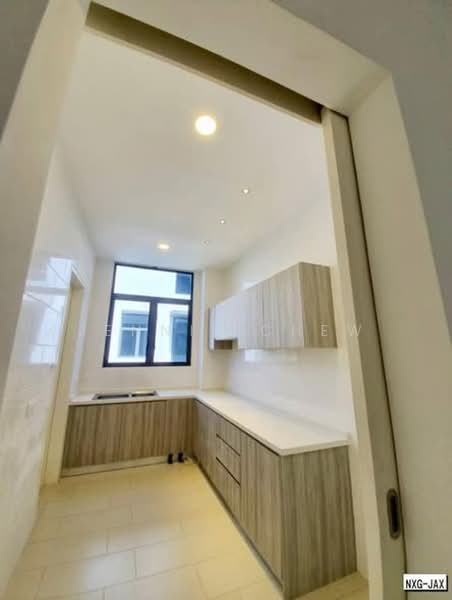Rumah Berkembar untuk Dijual di Setia Alam (Selangor) - Jennie Chew - Kitchen - PropertyGuru.com.my
