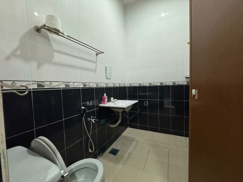 Rumah Banglo untuk Dijual di Kampung Paya Ikan (Bukit Baru) - Macy G - Bathroom - PropertyGuru.com.my